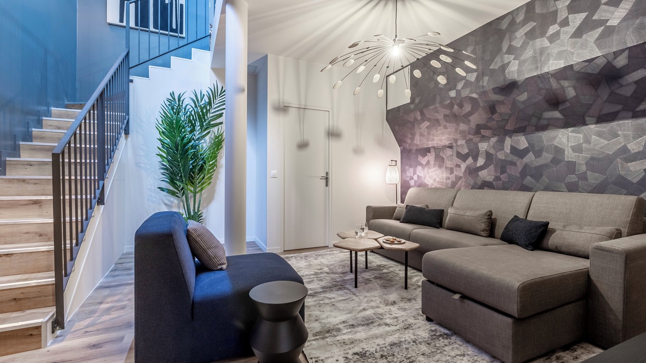 Photo of Others in Vivienne