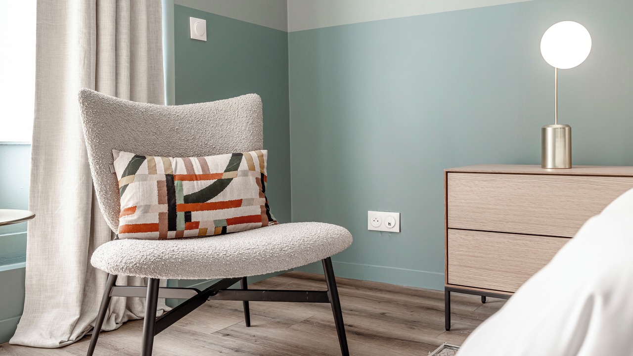 Photo of Others in Vivienne