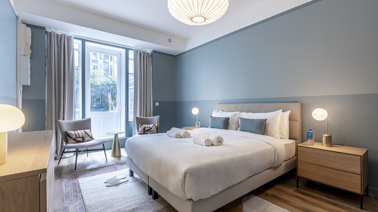 Photo of Others in Vivienne