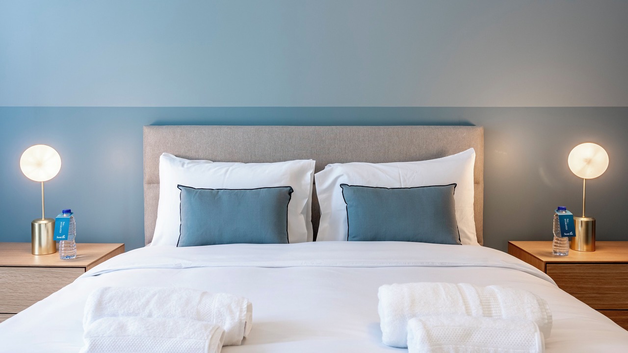 Photo of Others in Vivienne