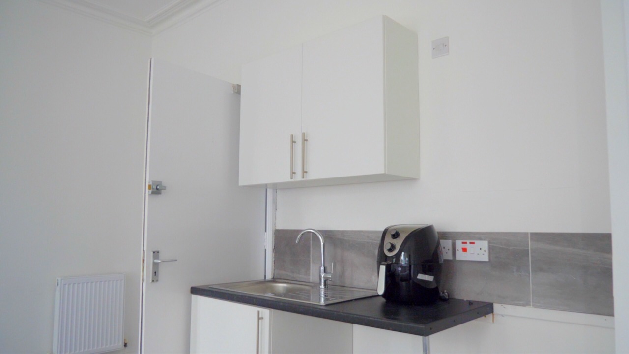 Photo of Kitchen in Leamington Spa