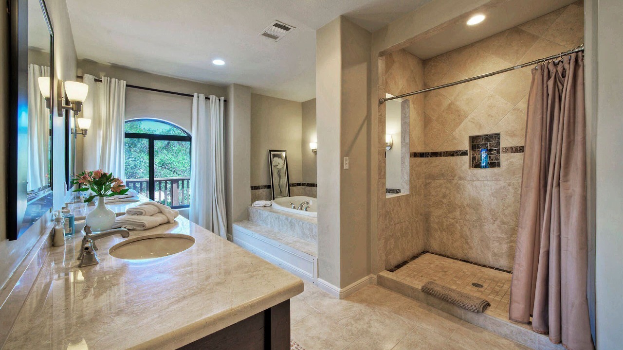 Photo of Bathroom in Buchanan Dam