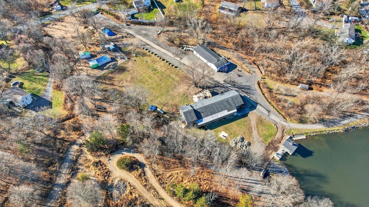 Photo of Others in Monroe