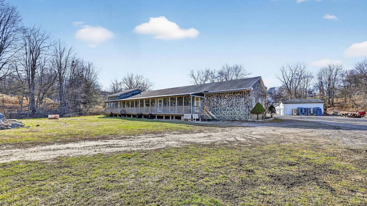 Photo of Others in Monroe