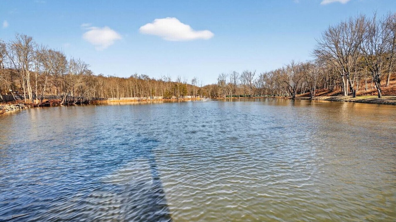 Photo of Others in Monroe