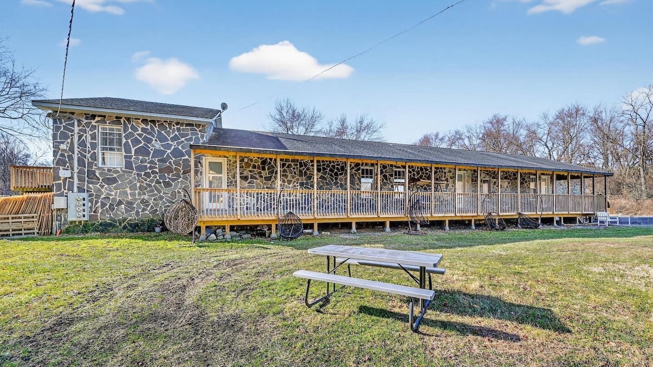 Photo of Others in Monroe