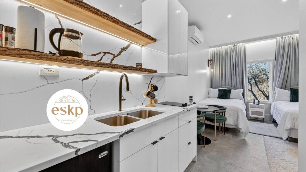 Photo of Others in Monroe