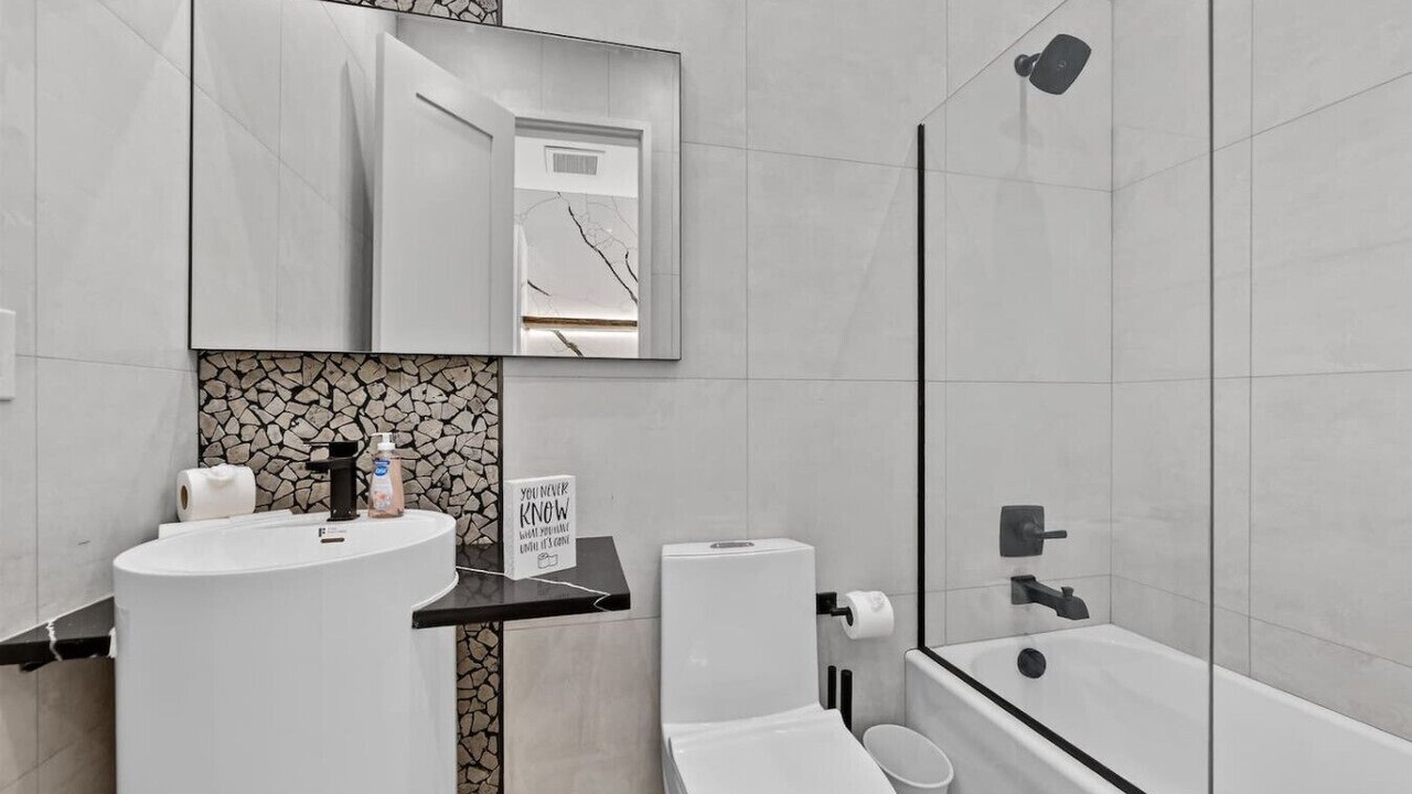 Photo of Others in Monroe