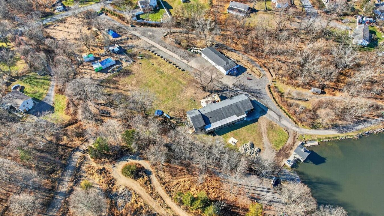 Photo of Others in Monroe