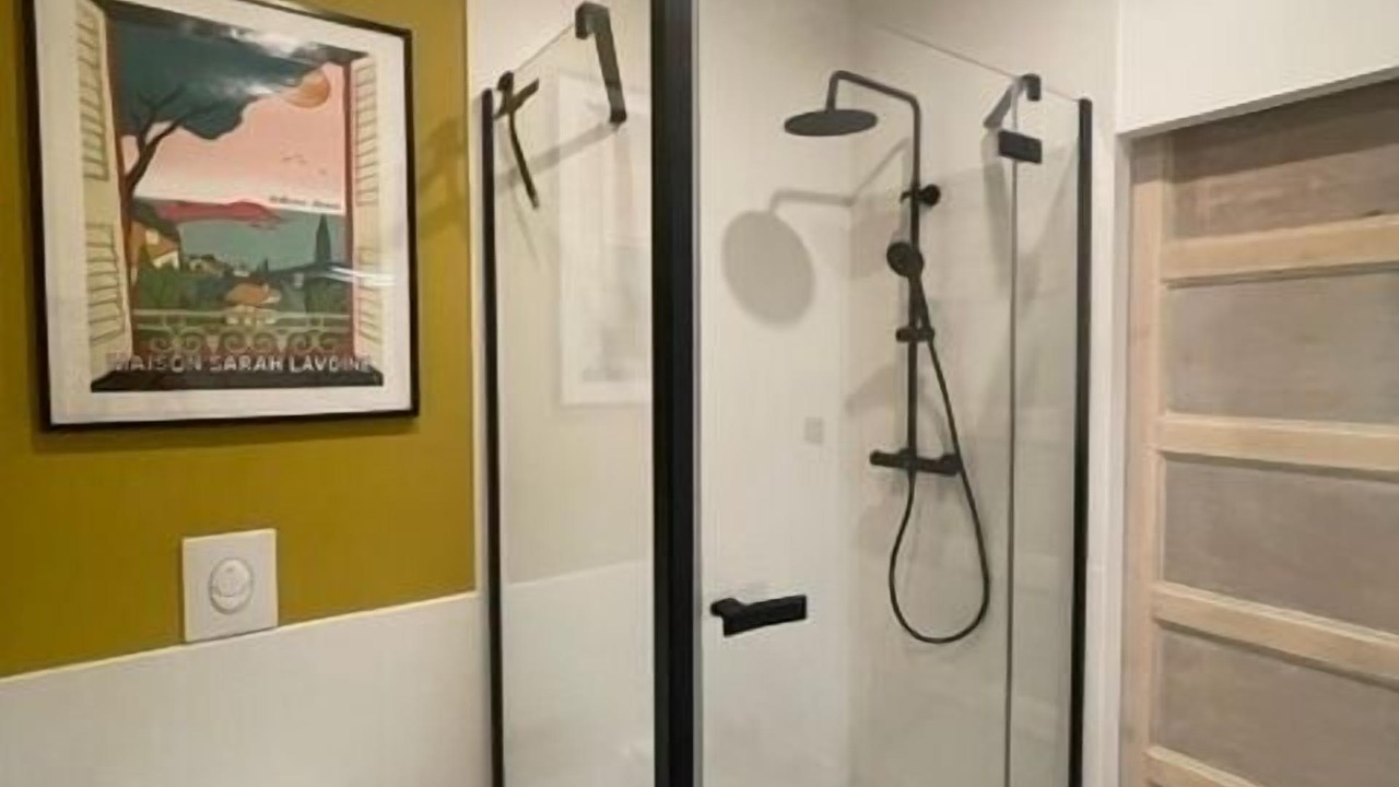 Photo of Bathroom in Les Romains