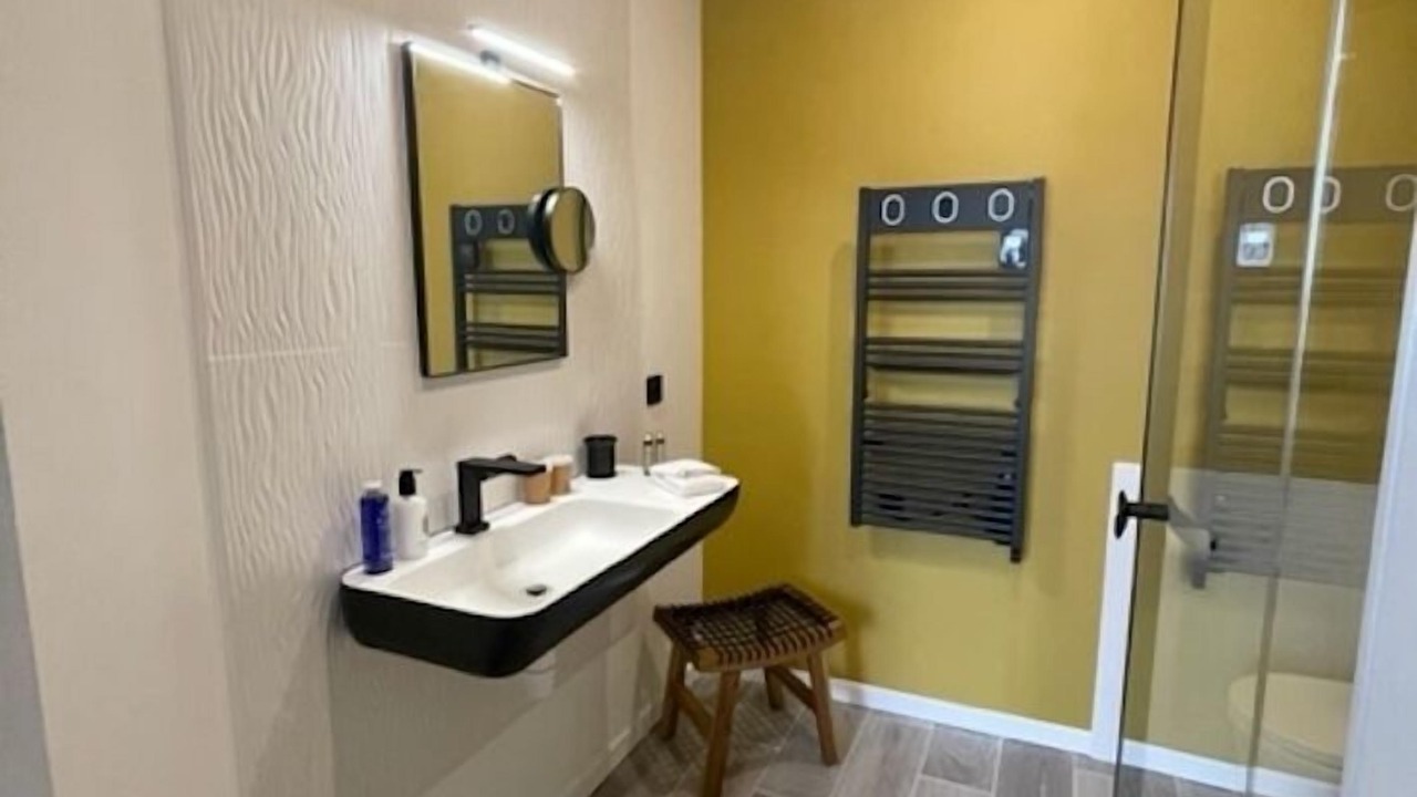 Photo of Bathroom in Les Romains