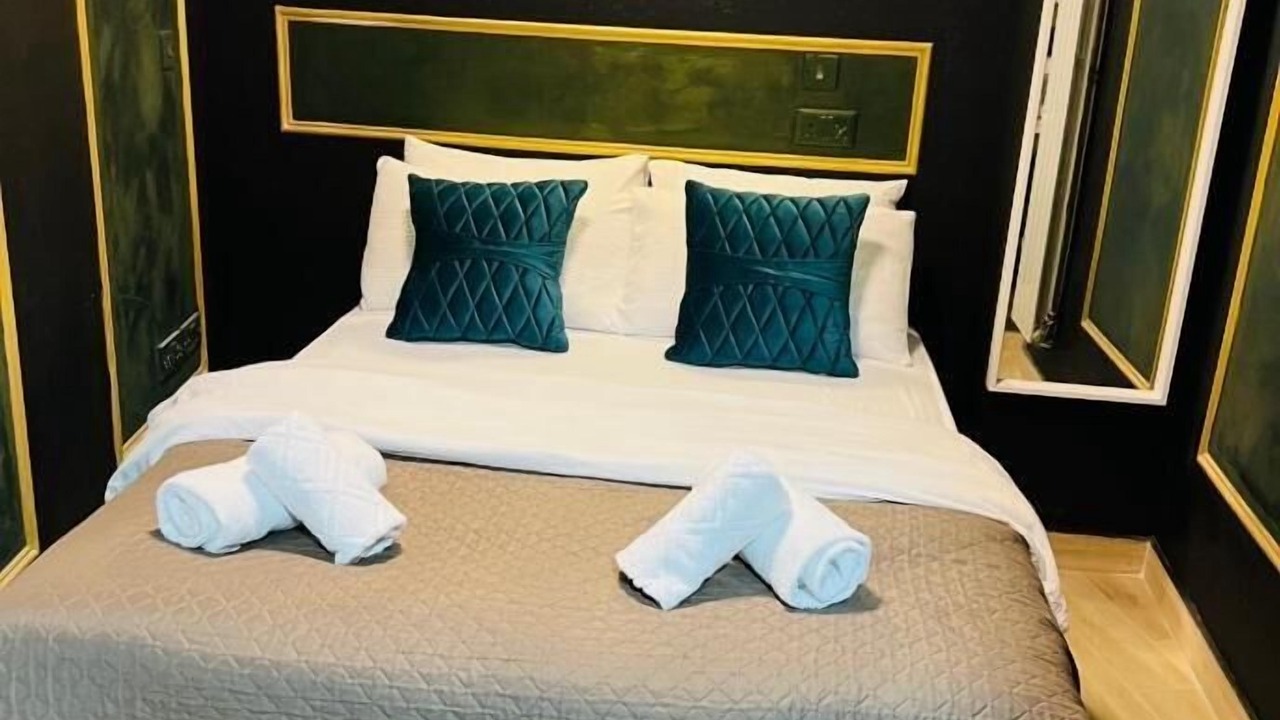 Photo of Others in Palmers Green