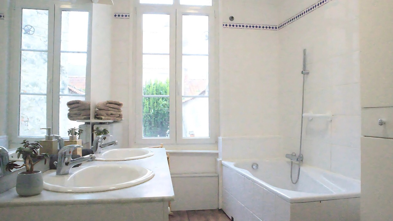 Photo of Bathroom in Saint-Omer