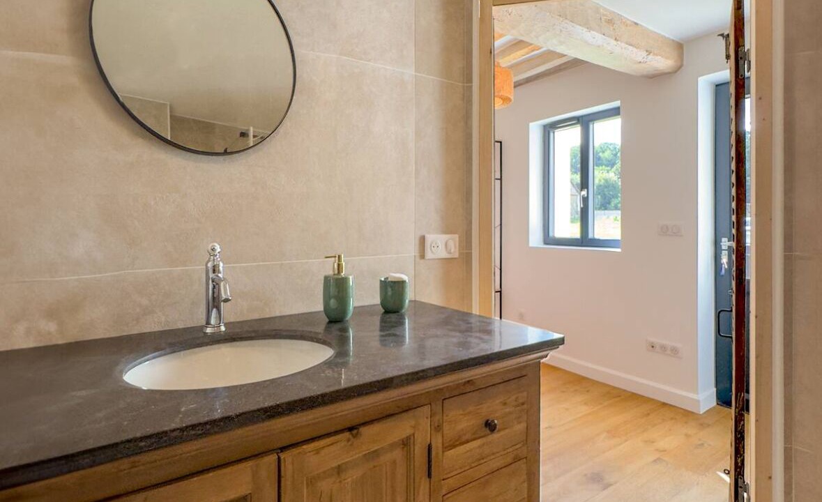 Photo of Bathroom in Adainville