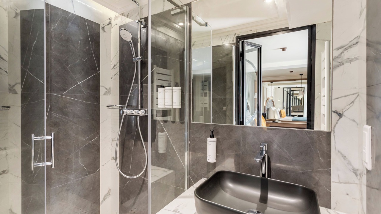 Photo of Bathroom in 3rd Arrondissement