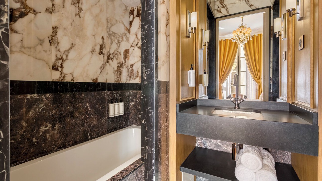 Photo of Bathroom in 3rd Arrondissement