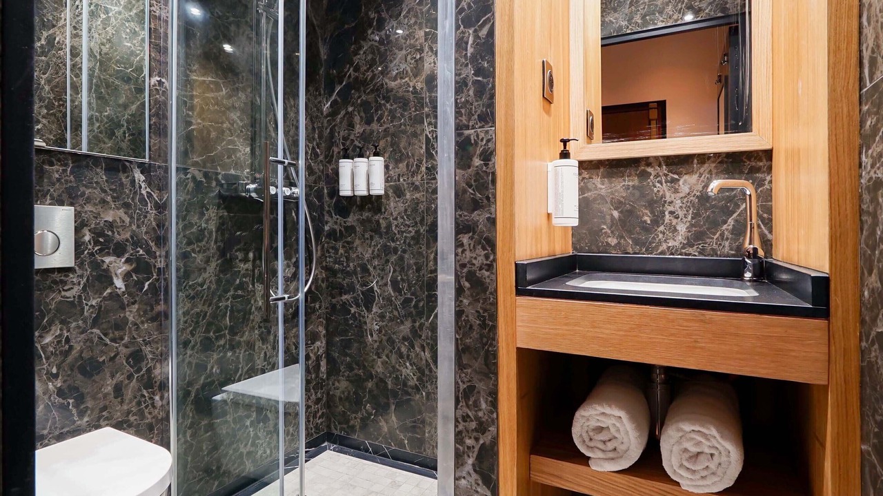 Photo of Bathroom in Neuilly-sur-Seine