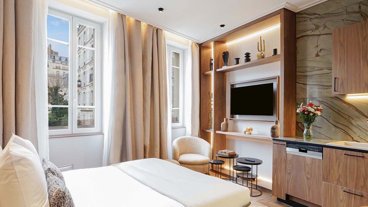 Photo of Others in Neuilly-sur-Seine