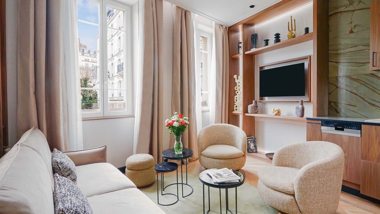 Photo of Others in Neuilly-sur-Seine