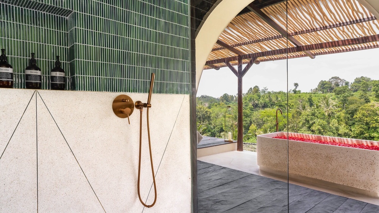 Photo of Bathroom in Selat
