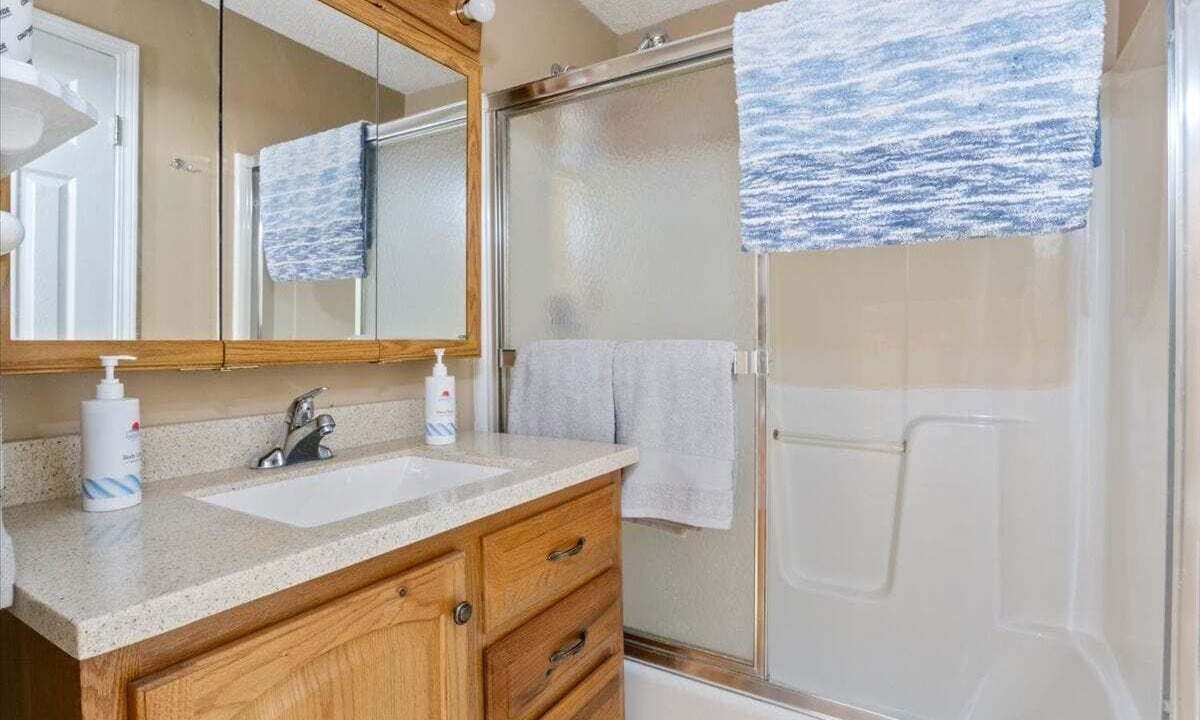 Photo of Bathroom in Roach