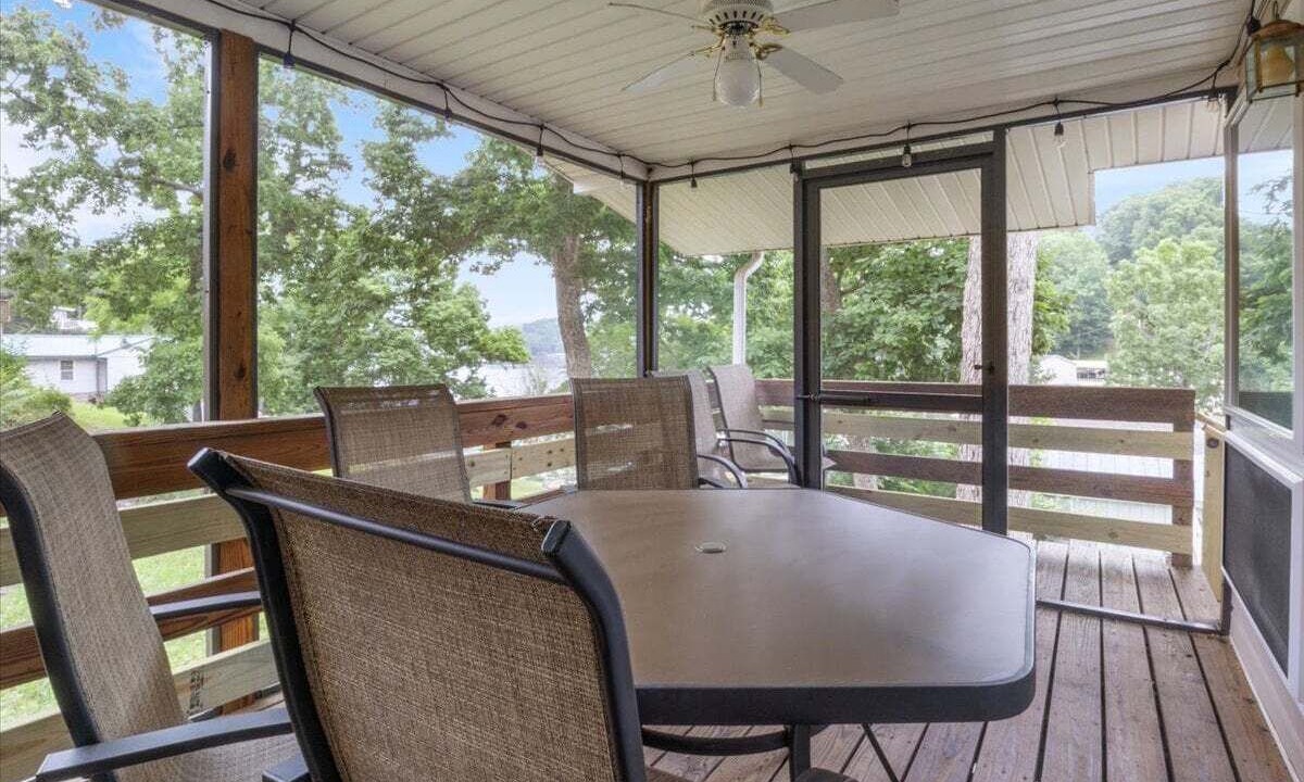 Photo of Outdoor in Roach