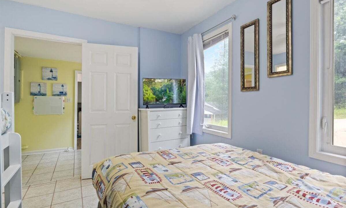 Photo of Bedroom in Roach