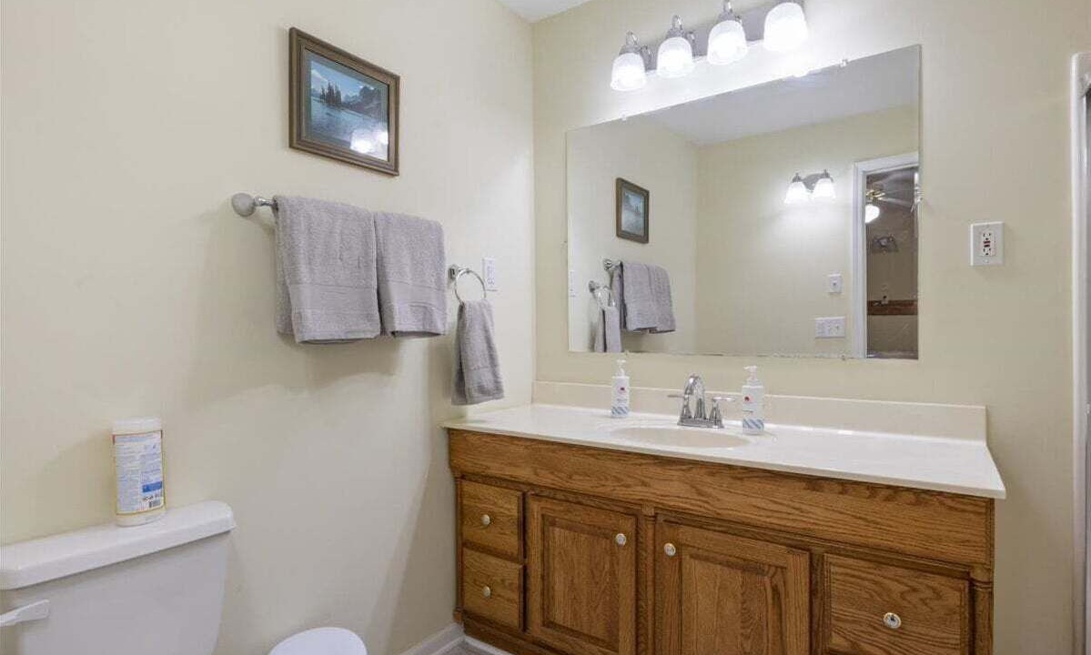 Photo of Bathroom in Roach