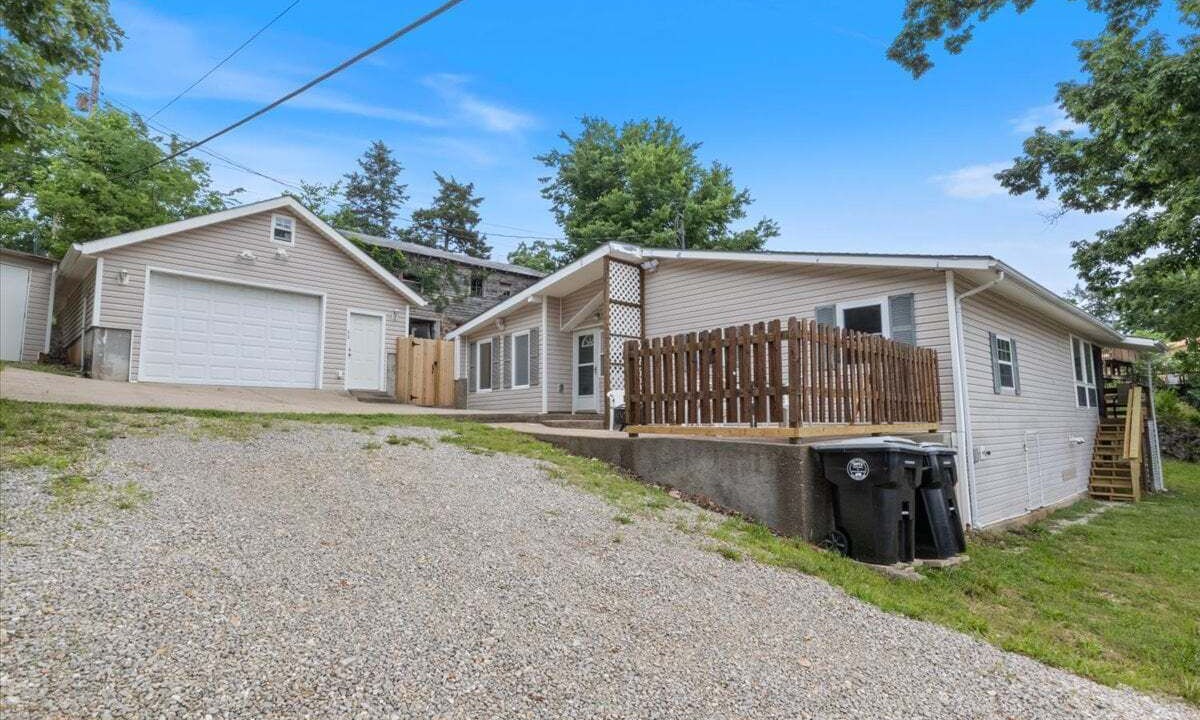 Photo of Outdoor in Roach