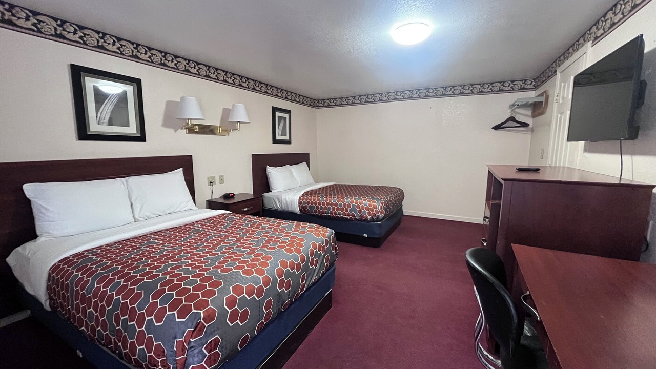 Photo of Bedroom in Chaplin