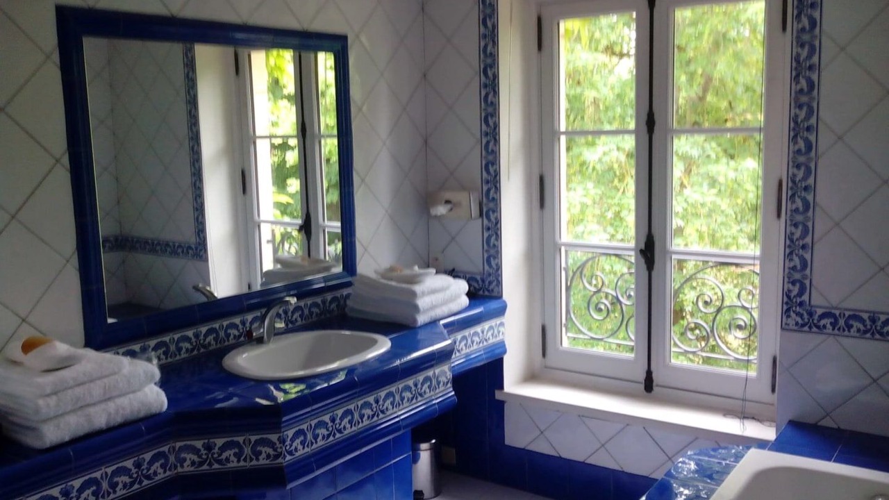 Photo of Bathroom in Le-Petit-Pressigny