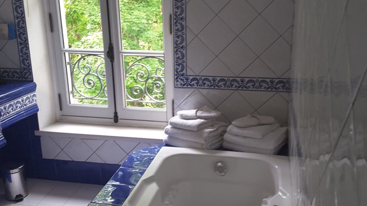 Photo of Bathroom in Le-Petit-Pressigny