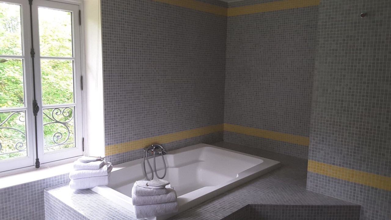 Photo of Bathroom in Le-Petit-Pressigny