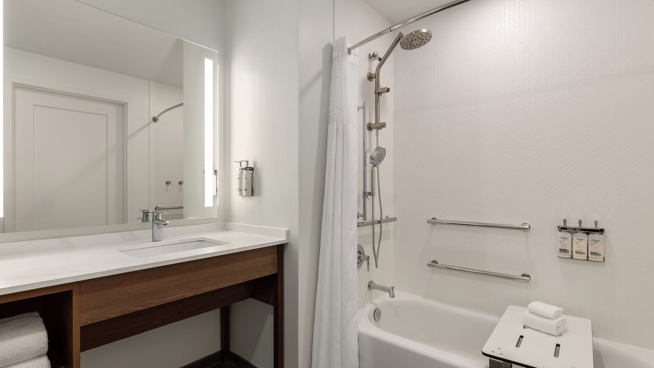 Photo of Bedroom in Norfolk - Virginia Beach