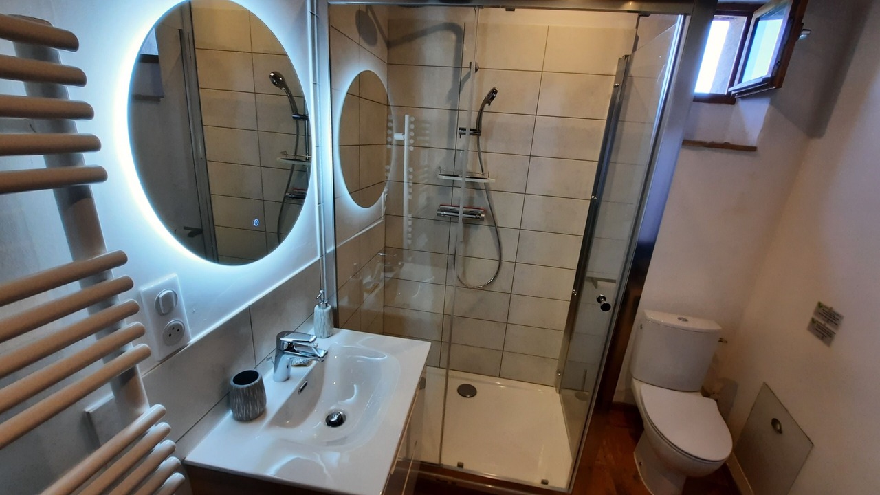 Photo of Bathroom in Cros