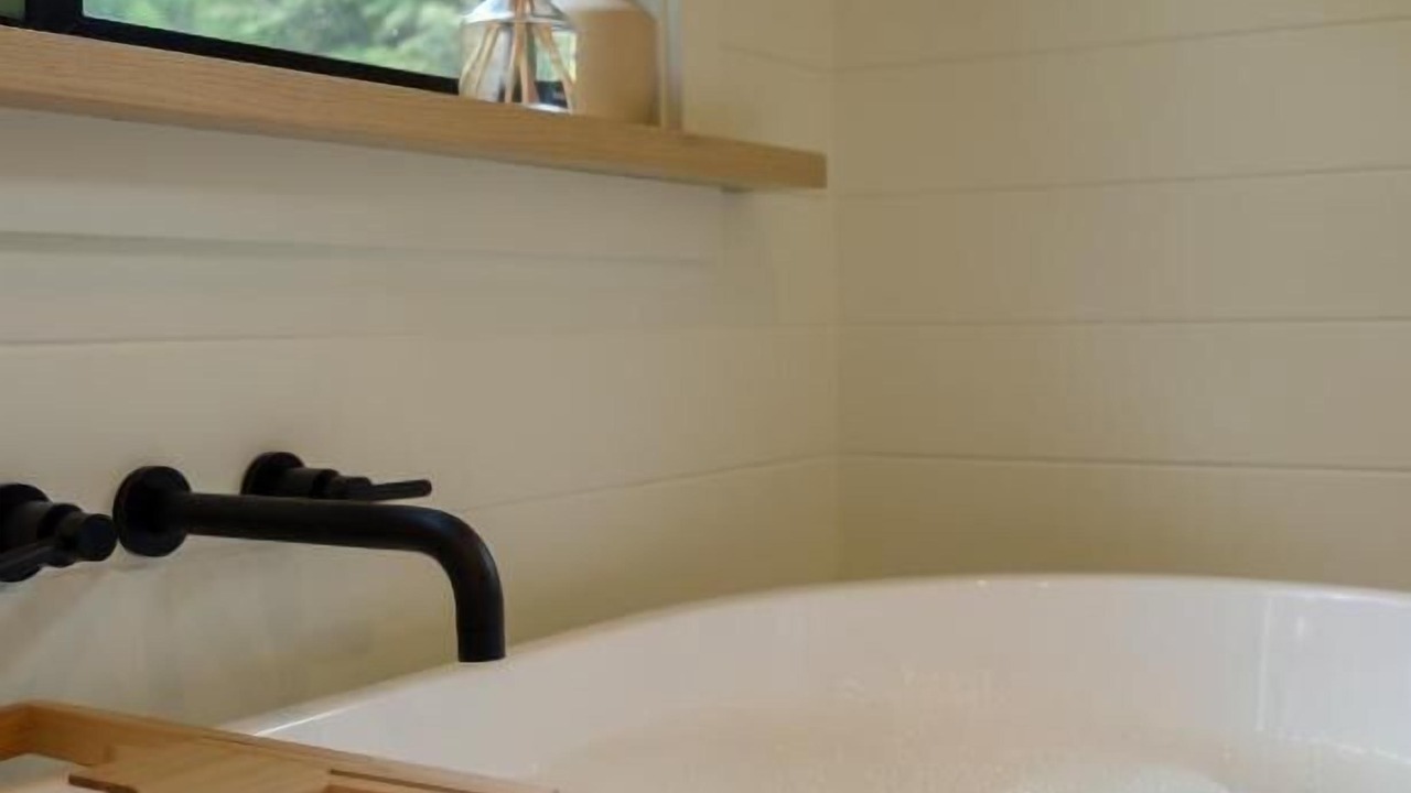 Photo of Bathroom in Balsam Grove