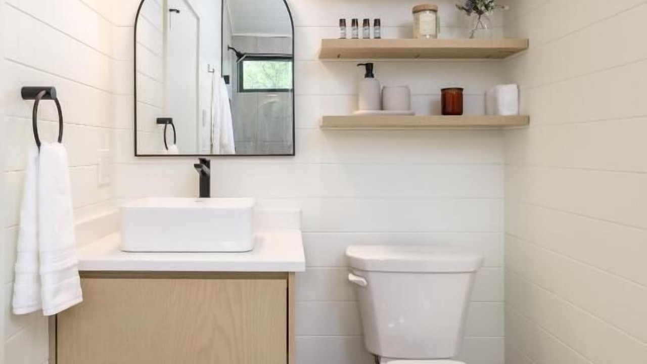 Photo of Bathroom in Balsam Grove