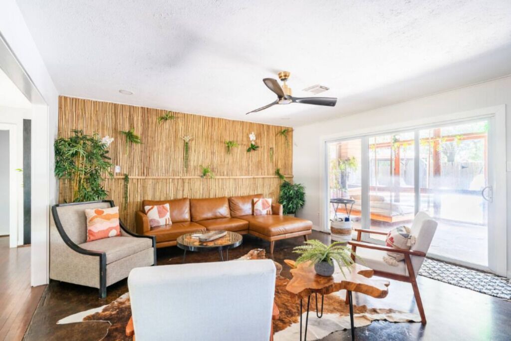 Photo of Livingroom in Westbury