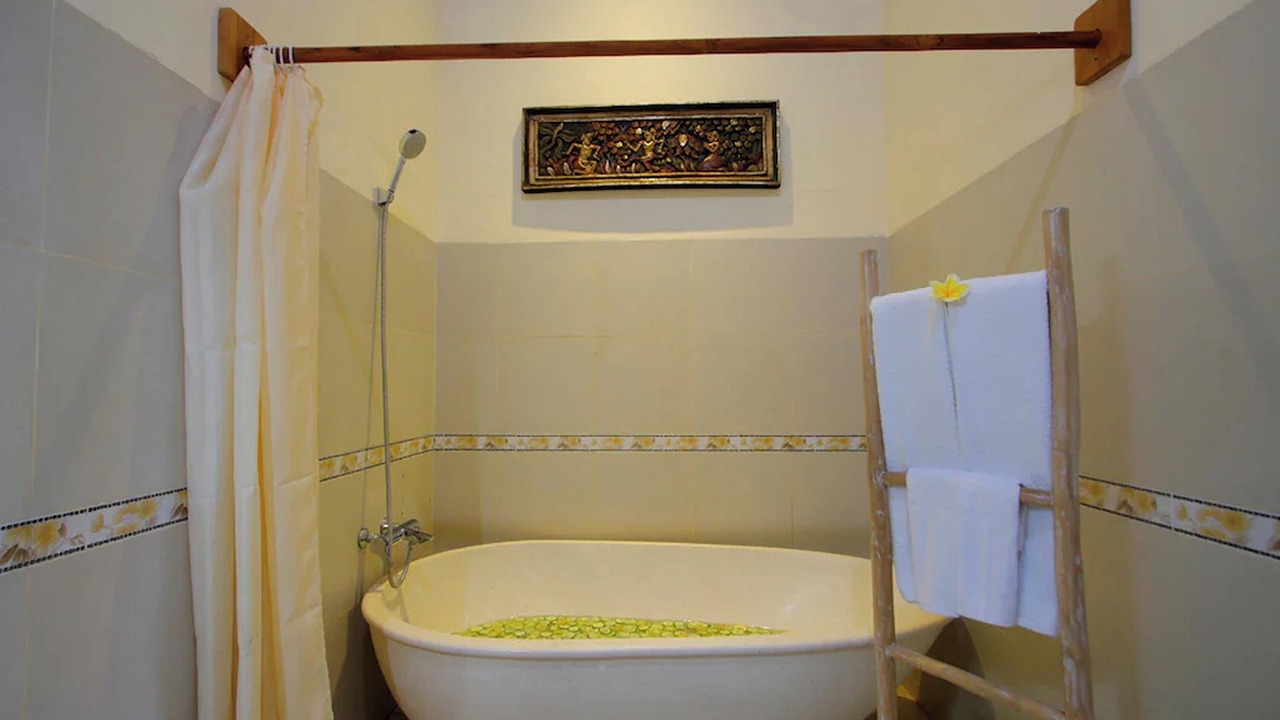 Photo of Bathroom in Buahan