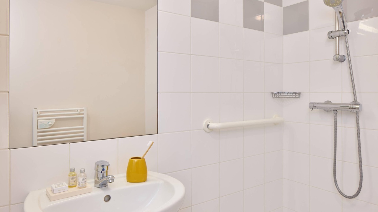 Photo of Others in Bruz