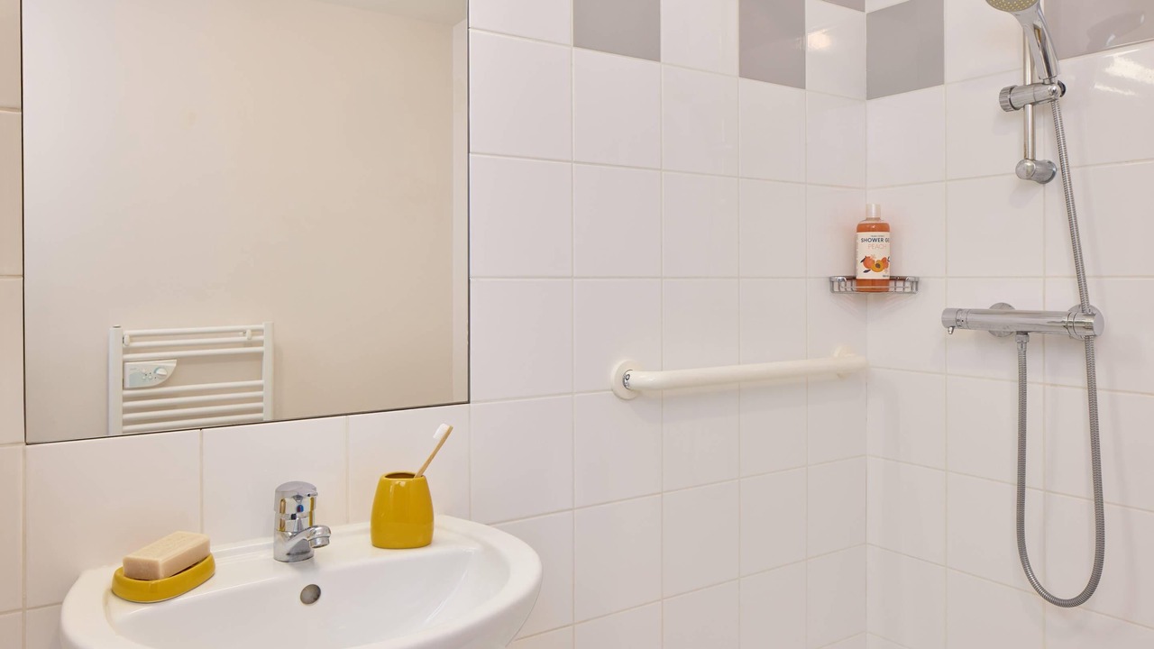 Photo of Others in Bruz