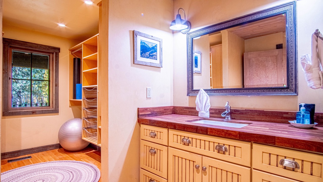 Photo of Bathroom in Board Ranch