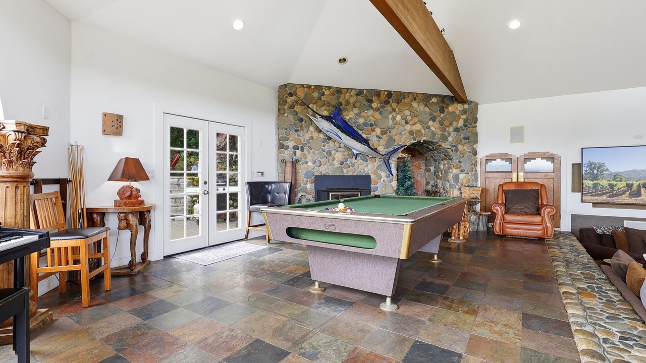 Photo of Bedroom in Geyserville