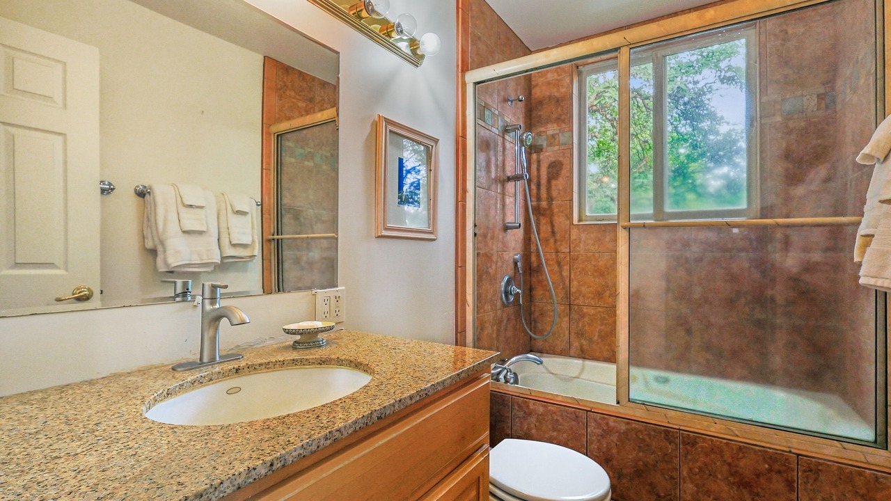 Photo of Bathroom in Geyserville