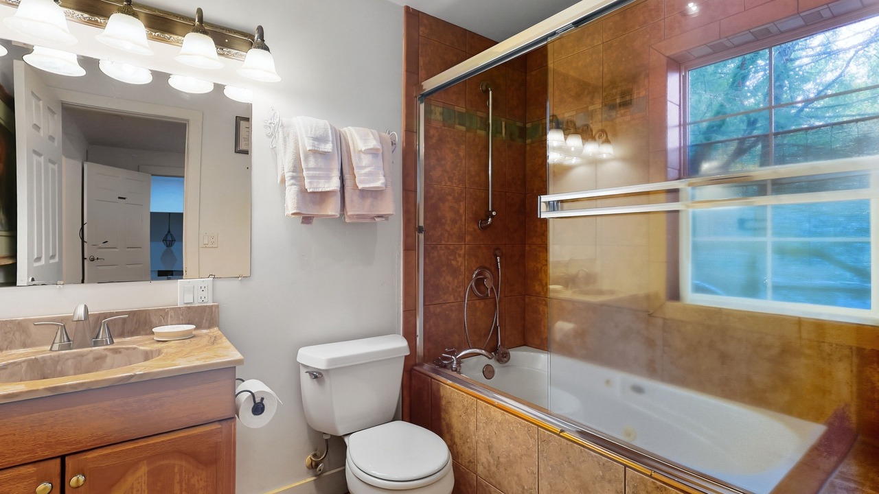 Photo of Bathroom in Geyserville