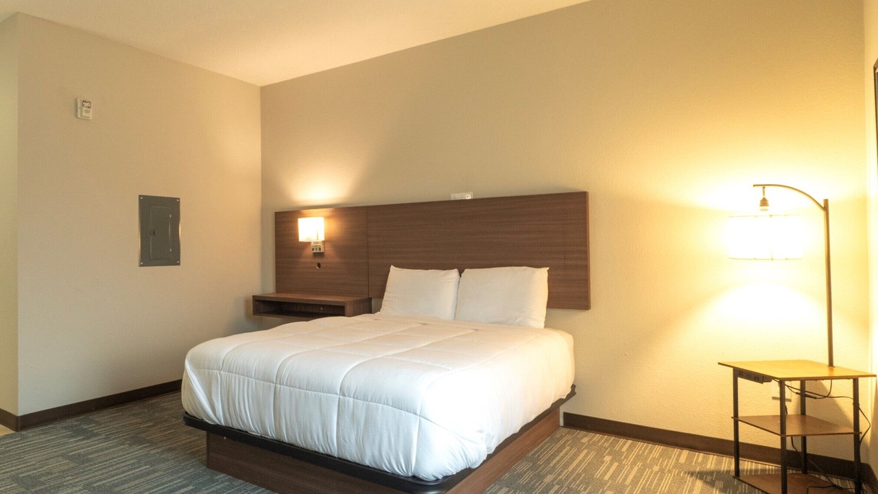 Photo of Bedroom in Sulphur