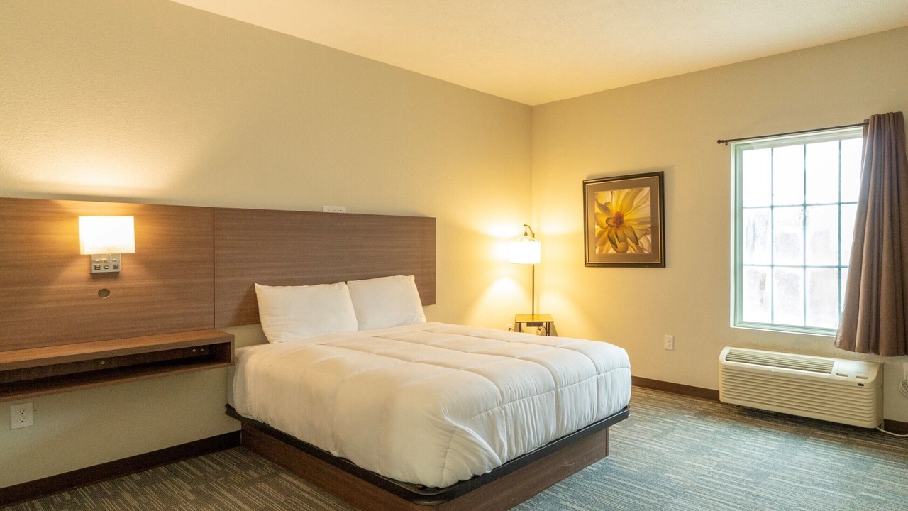 Photo of Bedroom in Sulphur