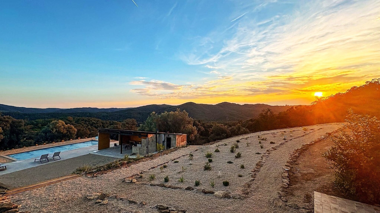 Photo of Outdoor in Quart