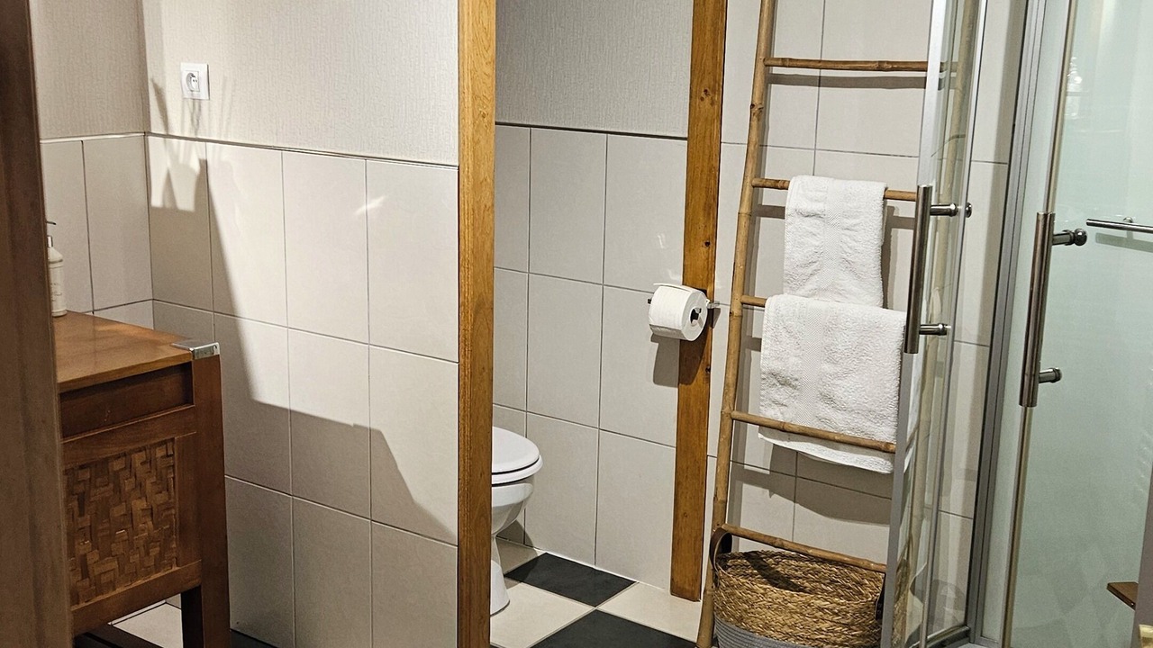 Photo of Bathroom in Mantilly