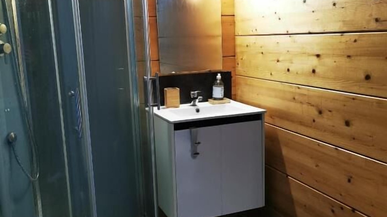 Photo of Bathroom in Plailly